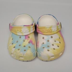 Crocs tye dye toddler size 4